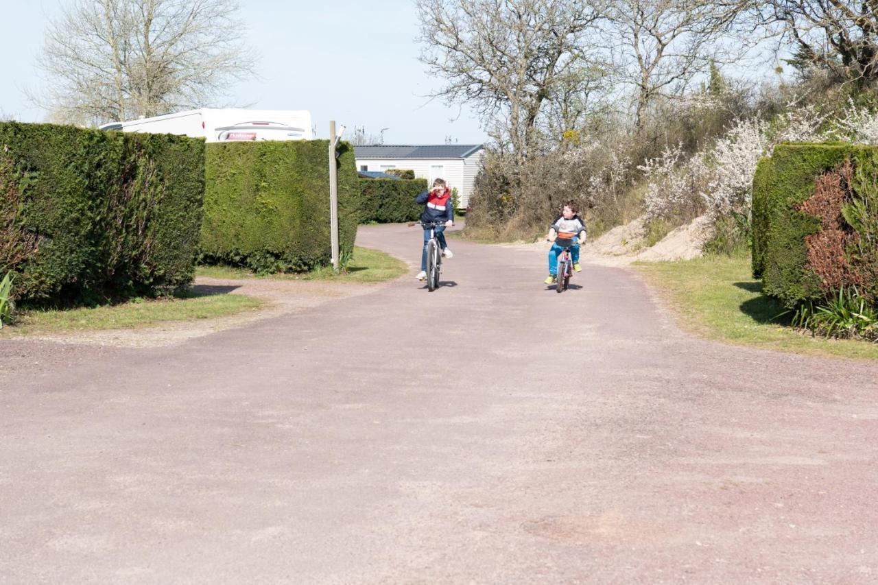 Camping Les Carolins Saint-Lo-d'Ourville エクステリア 写真
